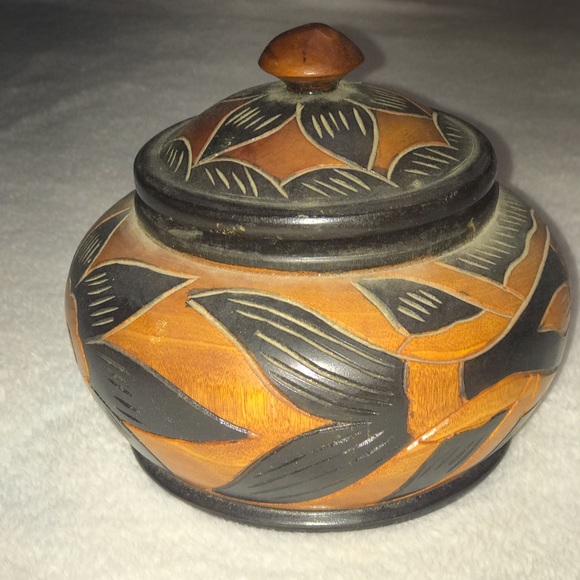 Old maple carved bowl - Picture 1 of 4